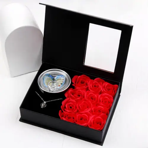 باکس مروارید عشق با گل رز