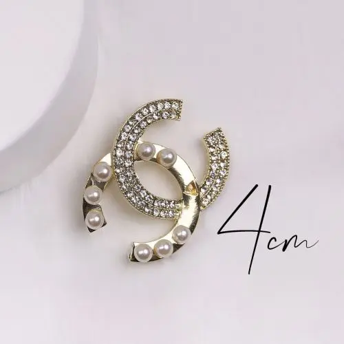 سنجاق سینه مارک Chanel نگین و مروارید