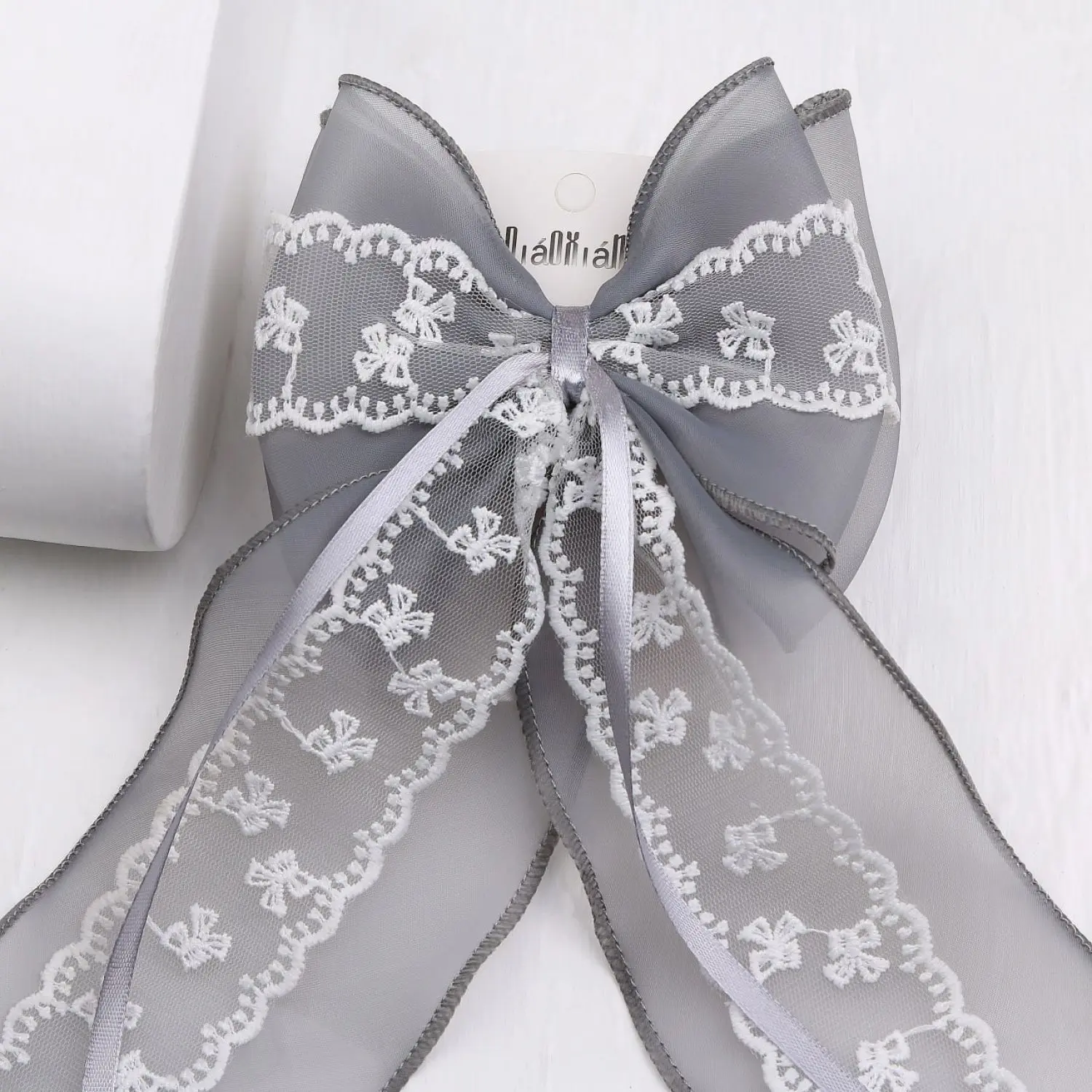 گیره فرانسوی دانتل و حریر