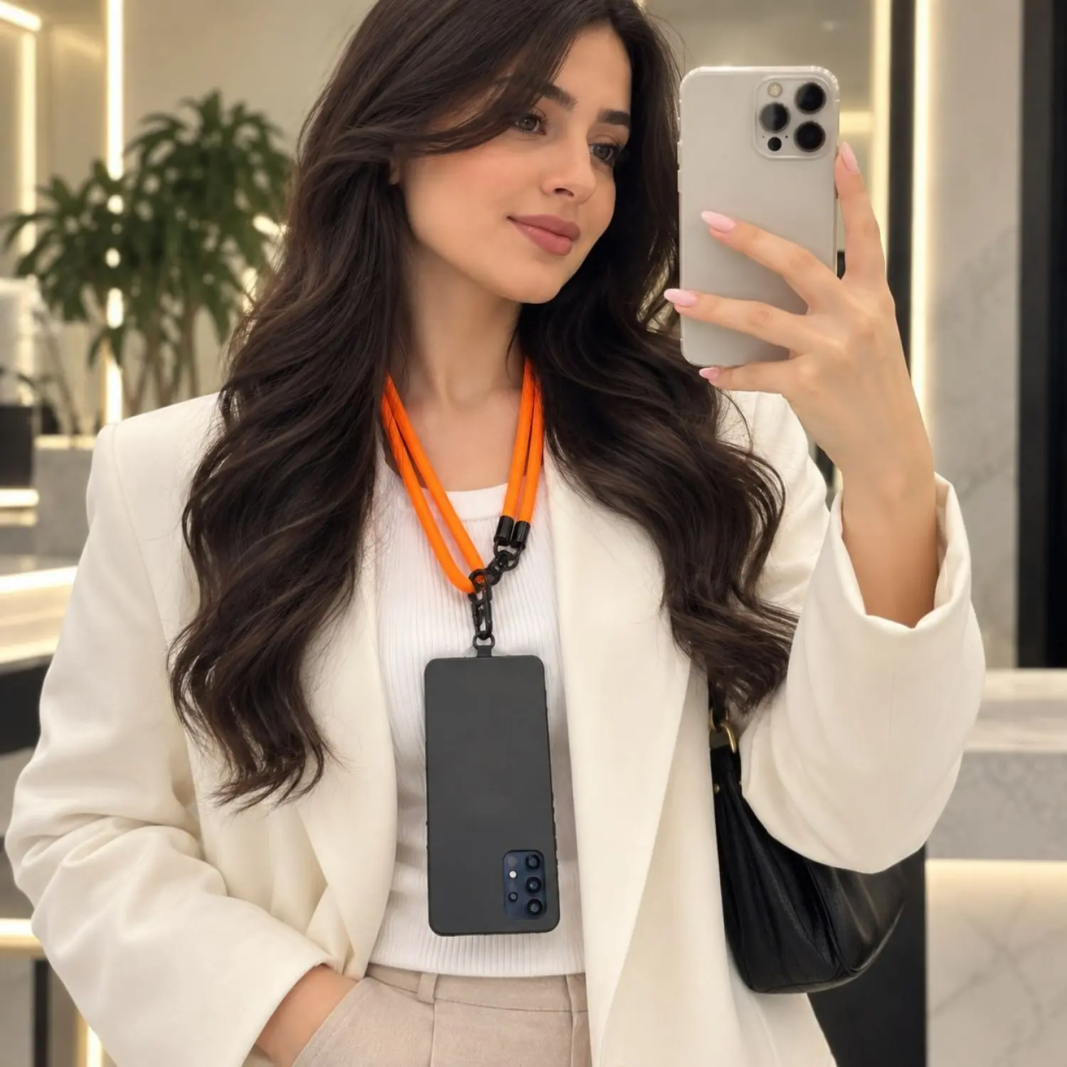 بند موبایل بلند کنفی