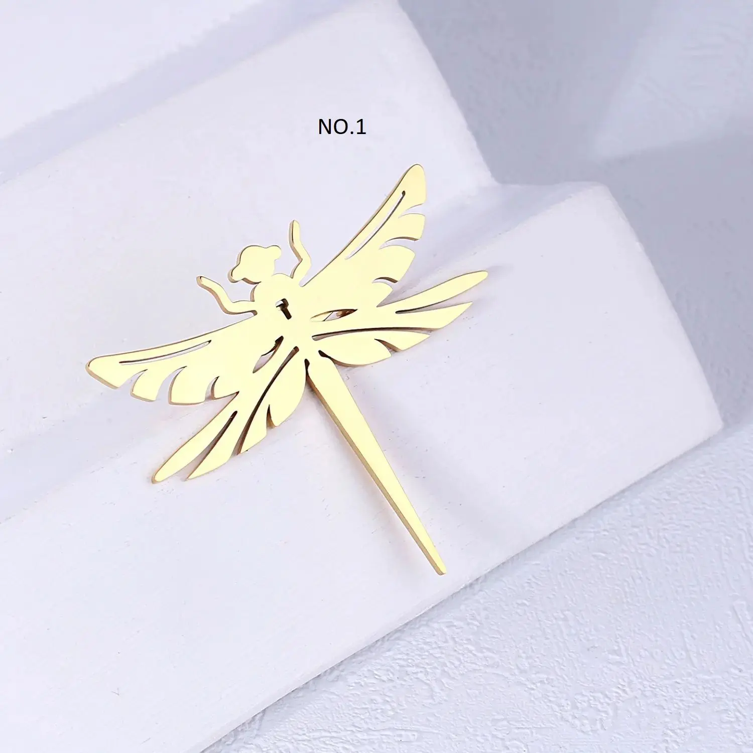 سنجاق سینه استیل طلایی