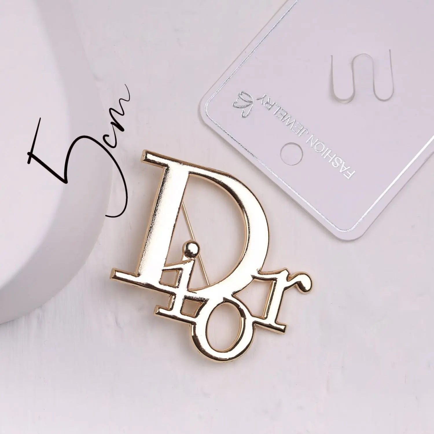 سنجاق سینه مارک Dior