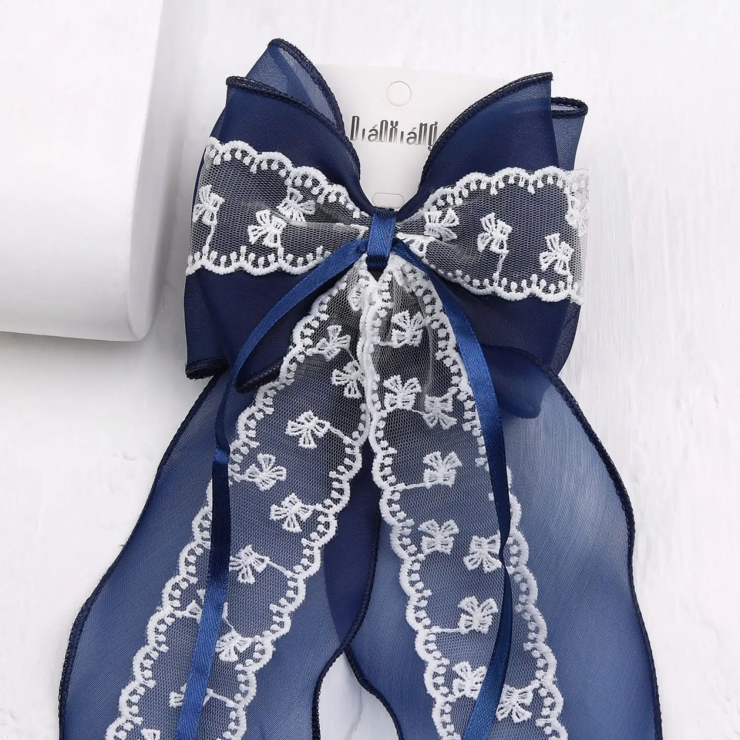 گیره فرانسوی دانتل و حریر