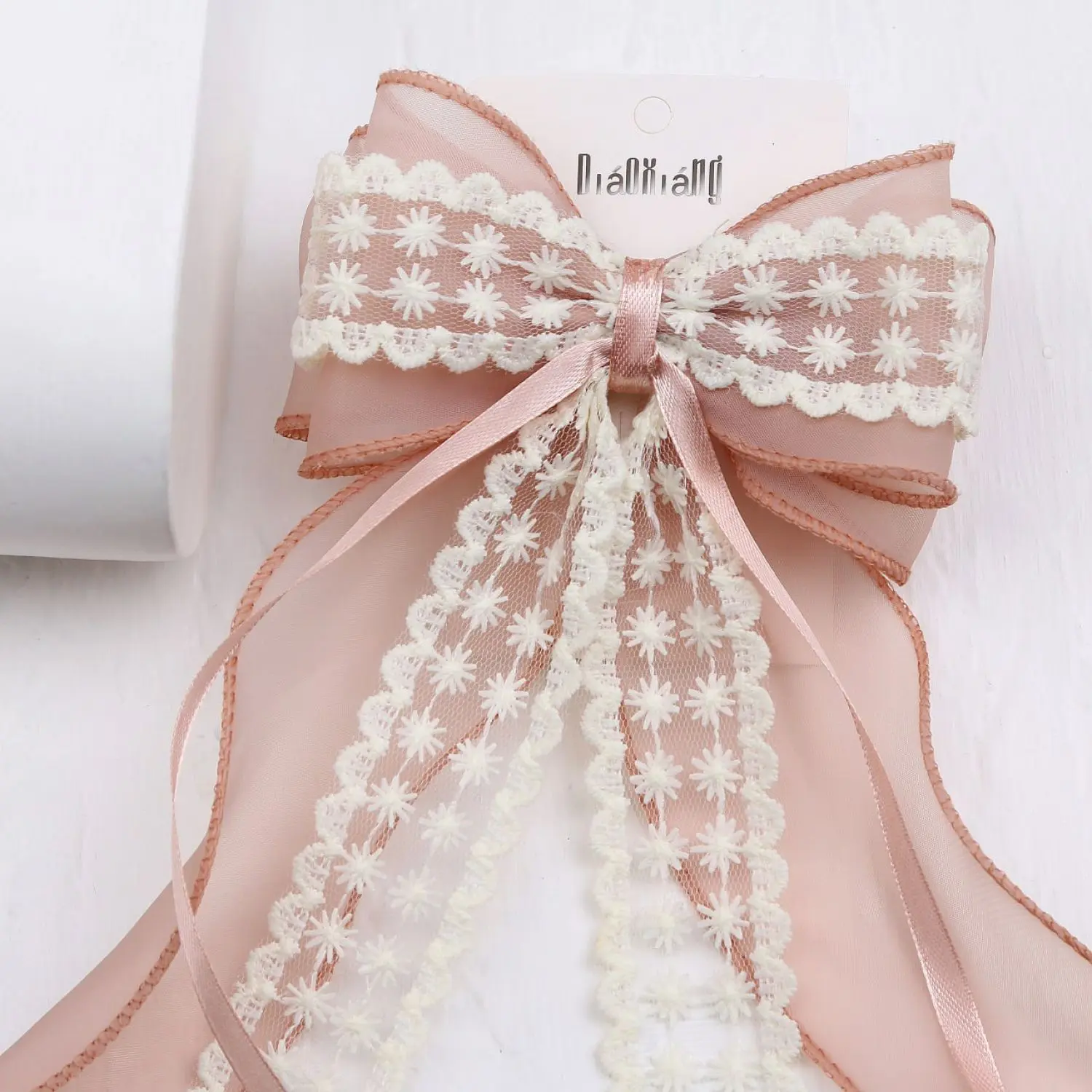 گیره فرانسوی دانتل و حریر