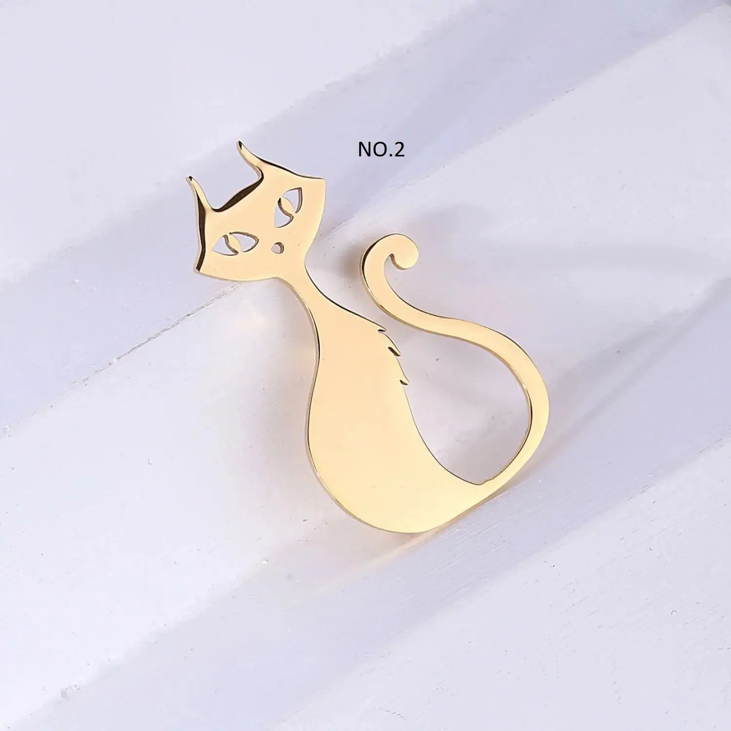 سنجاق سینه استیل طلایی