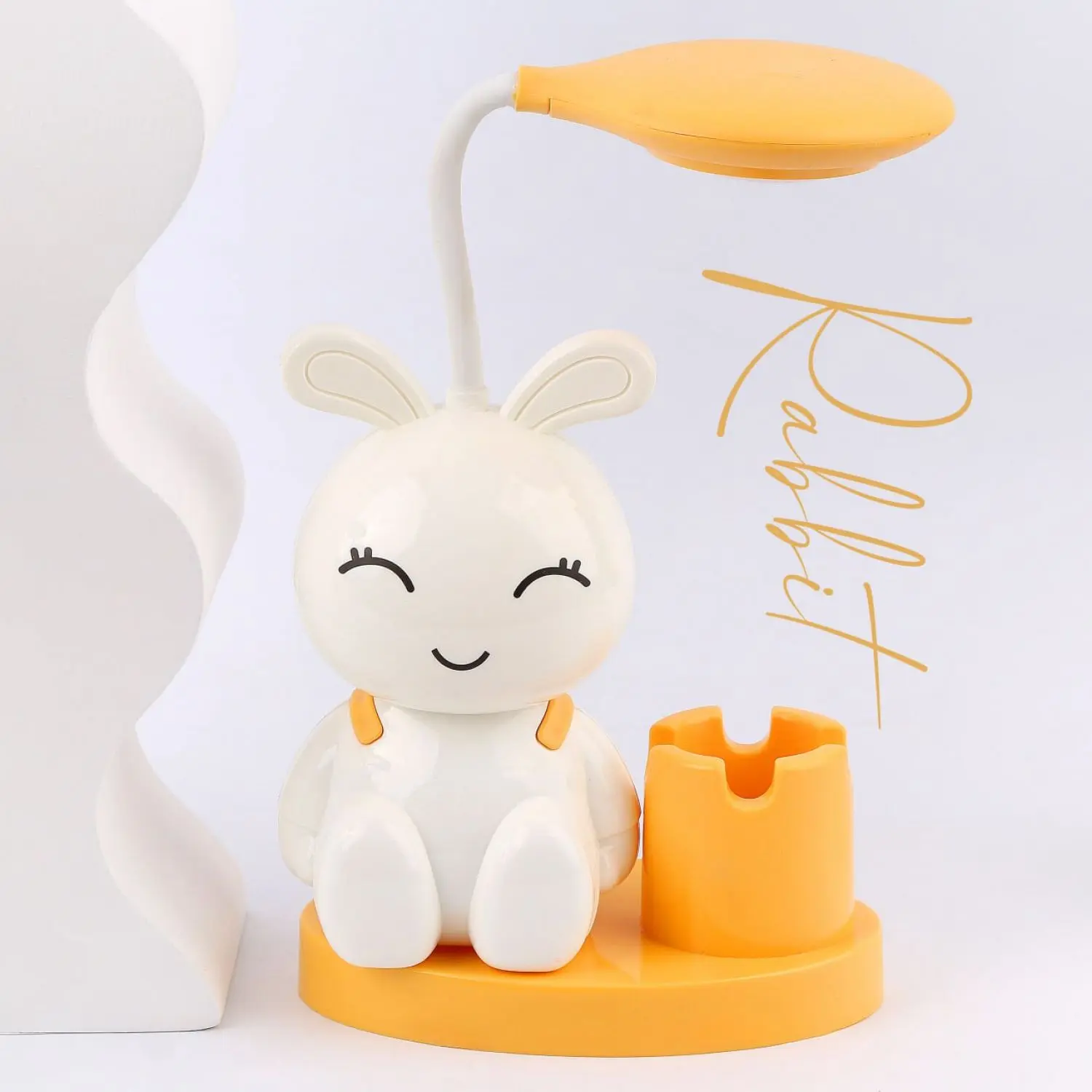 چراغ خواب و مطالعه مدل خرگوش