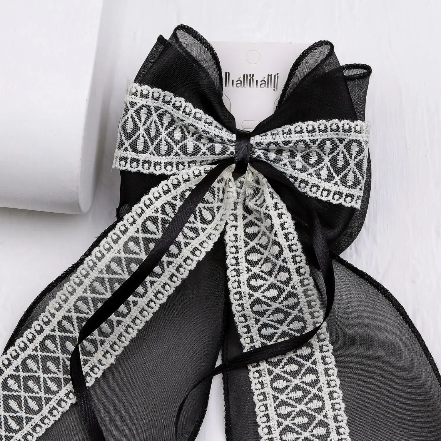 گیره فرانسوی دانتل و حریر